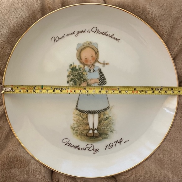 Beautiful HOLLY HOBBIE “Mother’s Day” 1974 Genuine Porcelain Made in Japan - Picture 5 of 5